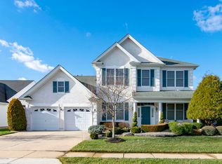 8 Attenbury Pl, Freehold, NJ 07728