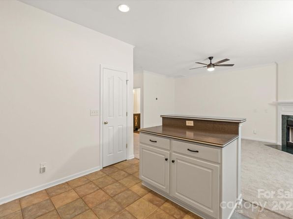 charlotte-north-carolina-65011711 picture