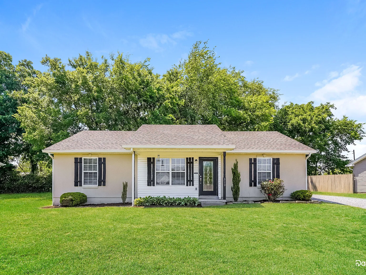 3 bed, 2.0 bath, 1118 sqft, $1,695 — Photo 1