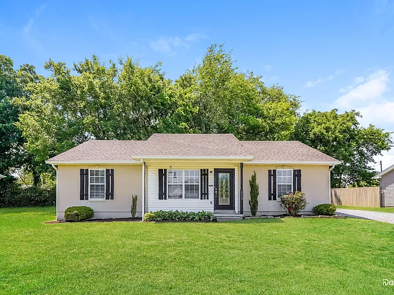 310 Reeves Ct — Photo 1