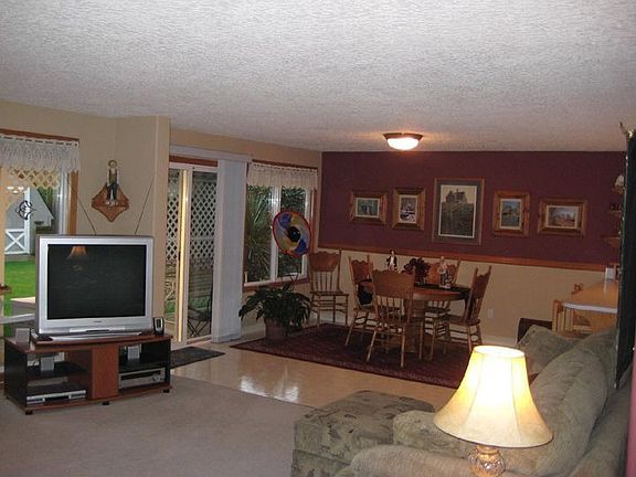 4th image of 9905 NE 26th St