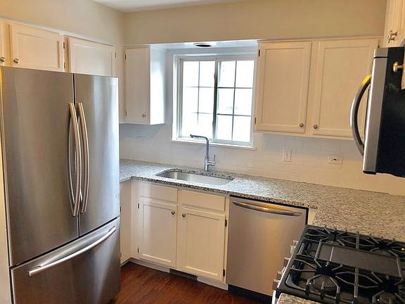 2nd image of 813 Essex Cir #813