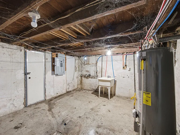 2906 Chester St — Photo 13