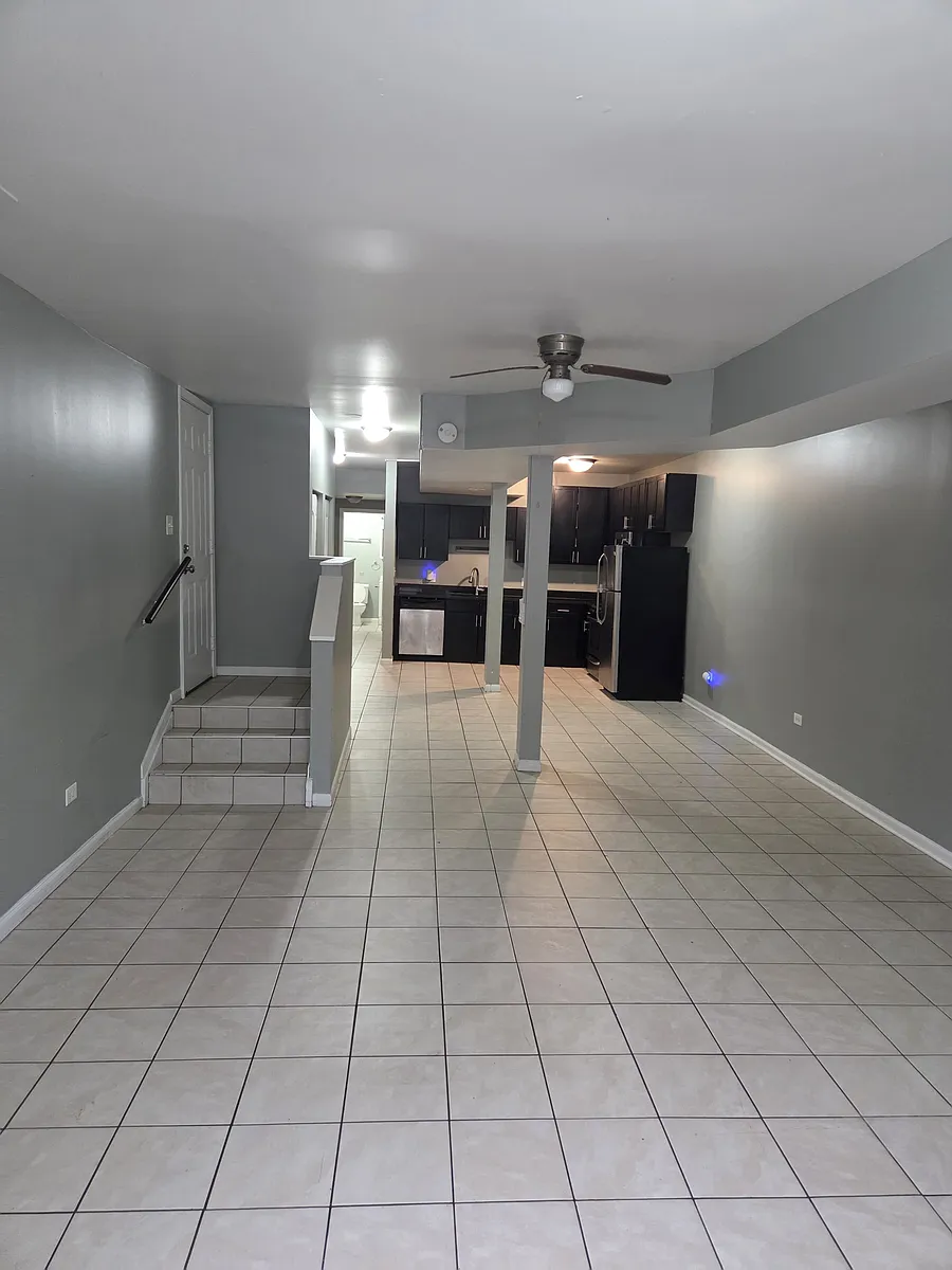 Building Photo - 6142 S King Dr #6144-G