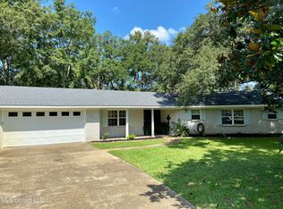 2608 Bayou Bend Rd, Gautier, MS 39553