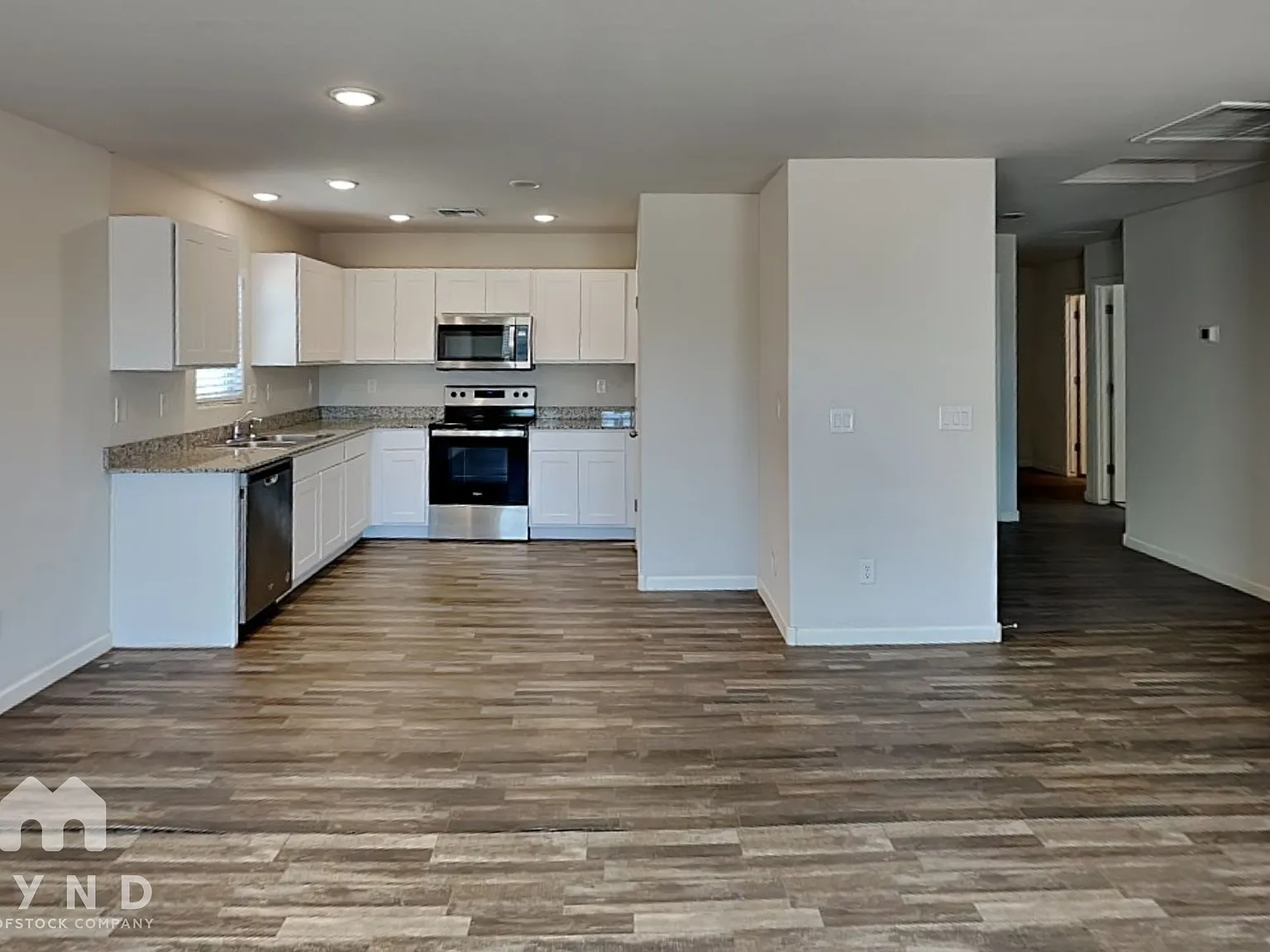 3 bed, 2.0 bath, 1200 sqft, $1,550 — Photo 3
