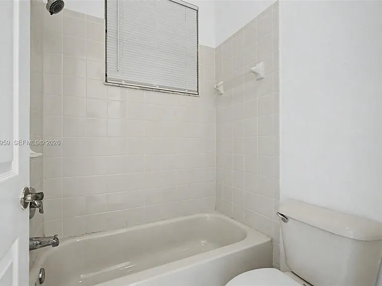 975 NE 42nd Ter #975 — Photo 21