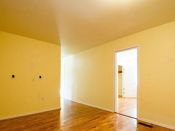 5th image of 304 Wade Rd