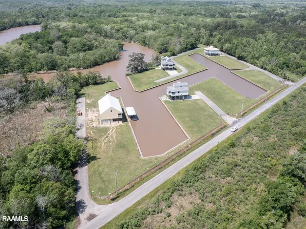 9403 Wahoo Ln, Abbeville, LA 70510