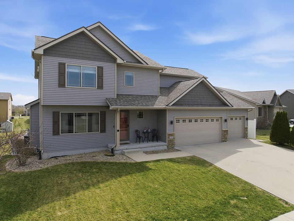 1st image of 341 Aspen Dr NW