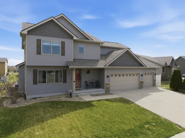 341 Aspen Dr NW, Bondurant, IA 50035