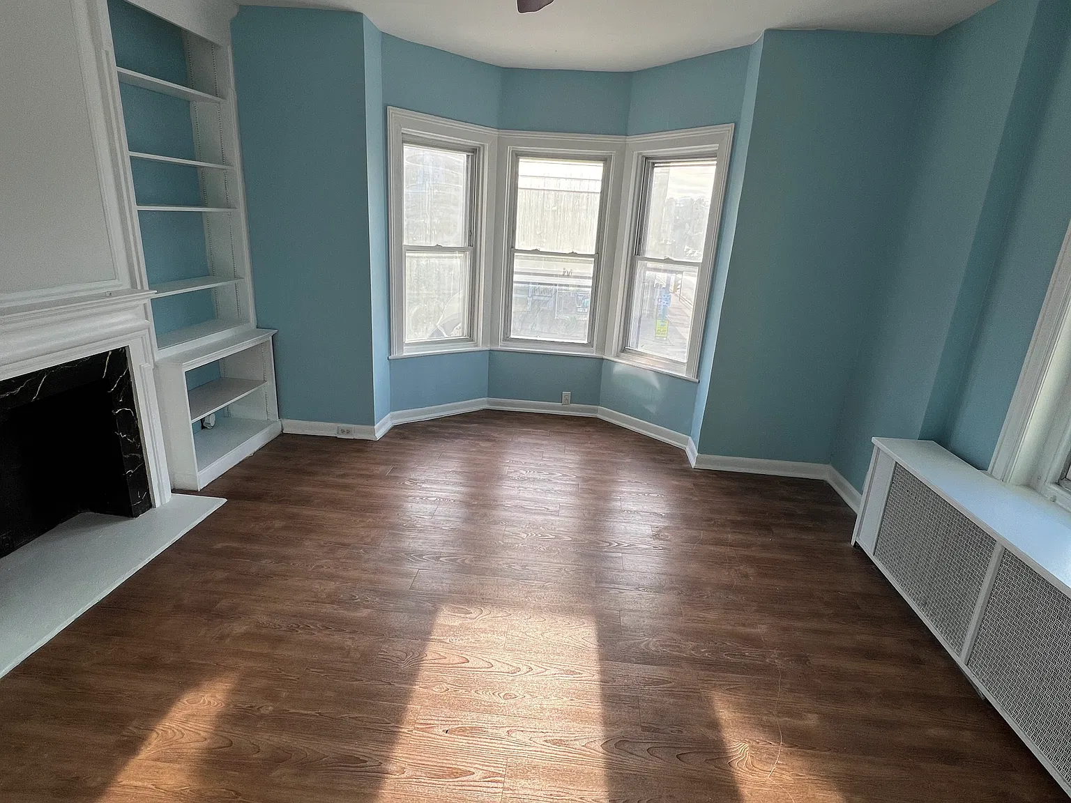 4 bed, 1900 sqft, $2,500 — Photo 3