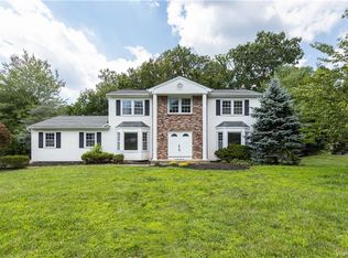 55 Pine St, New City, NY 10956