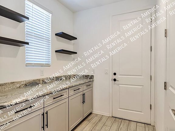 4th image of 10150 S Rolling Water Dr