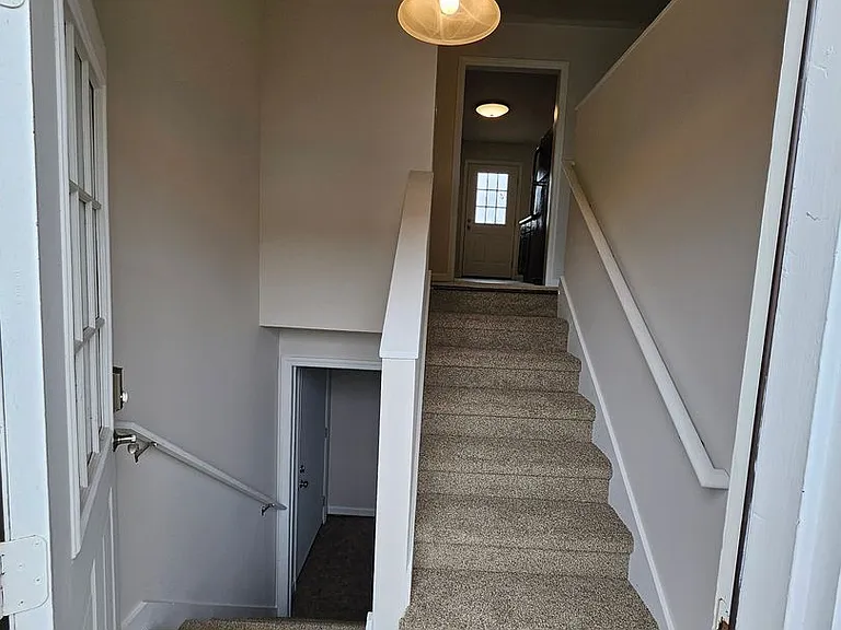 2105 Circleville Rd — Photo 2