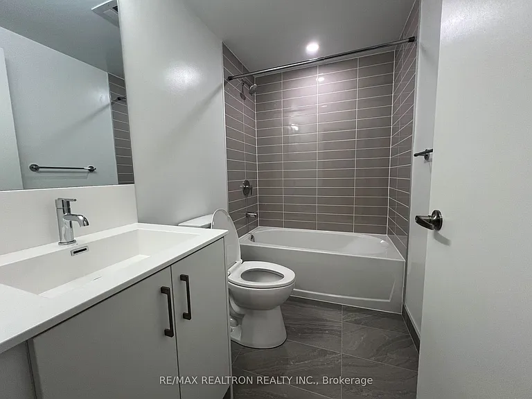 4010 Eglinton Ave W #1012 — Photo 18