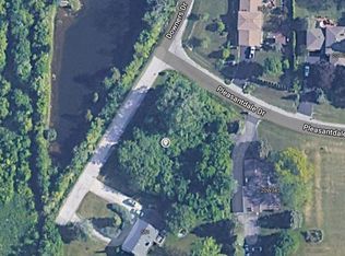 20W227 Pleasantdale Dr, Lemont, IL 60439