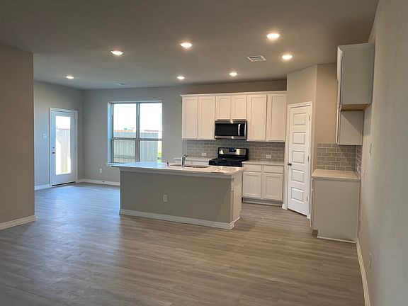 4th image of 110 Wedgewood Trace Ln