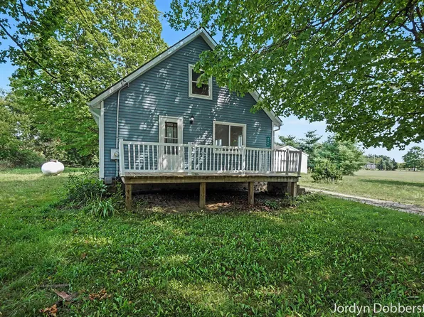 4748 Grove St, Coral, MI 49322