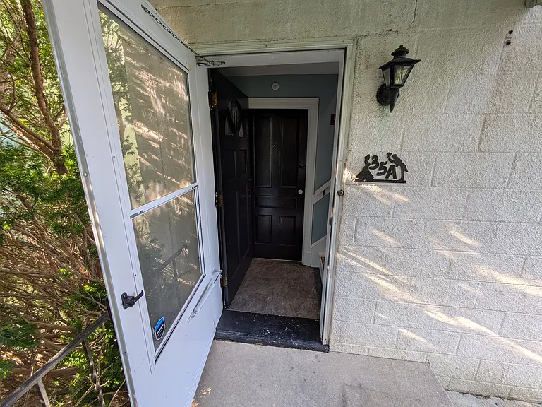 35A E Main St — Photo 2