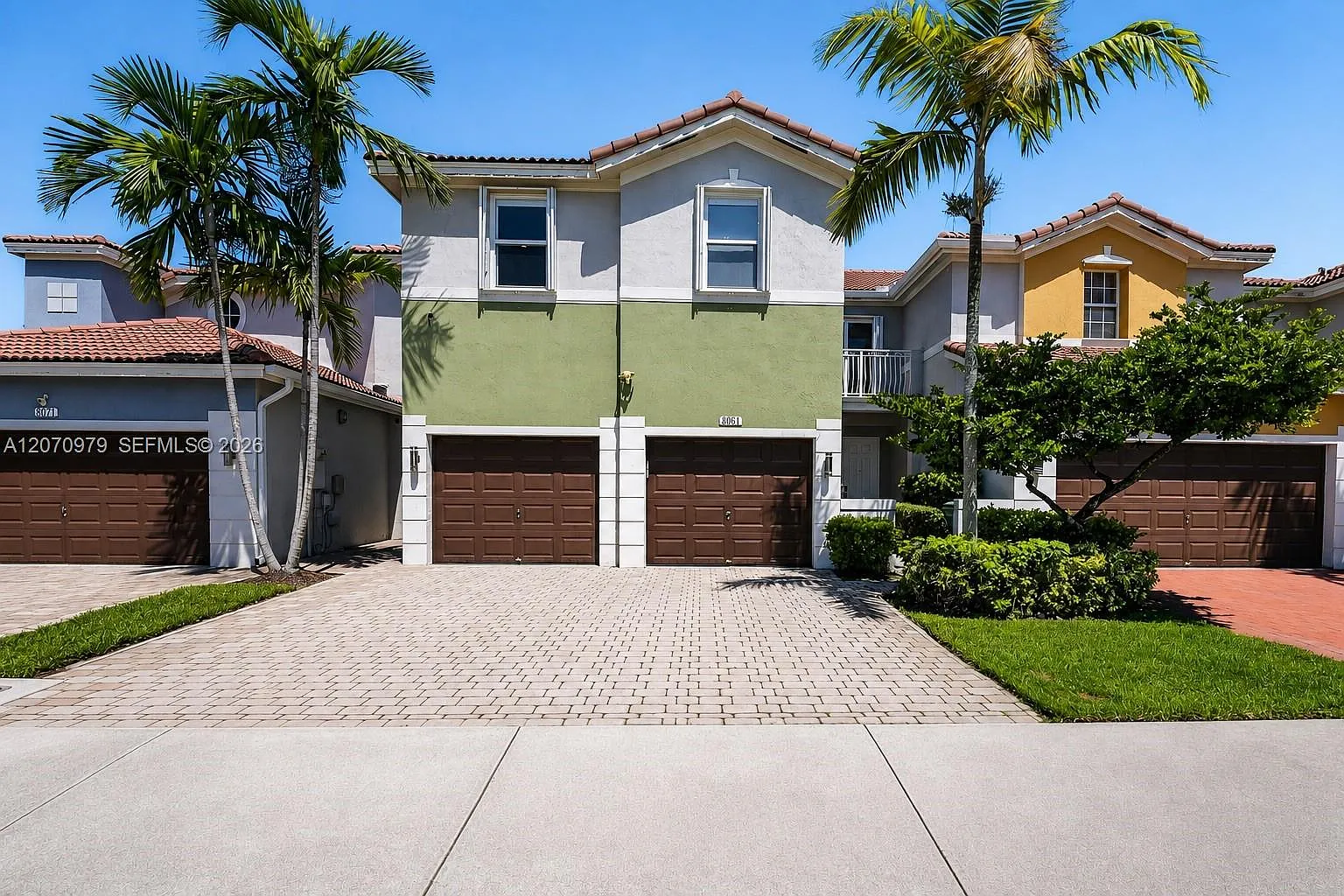 Doral Isles North Sec Two — Photo 2