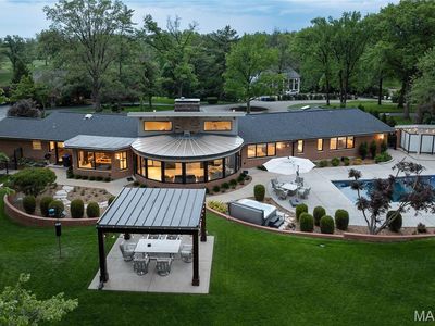 7 Westwood Country Clb, Saint Louis, MO, 63131