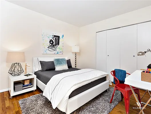 Sold by Warburg | media 4