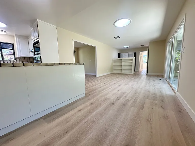 2214 Vineyard Ct — Photo 4