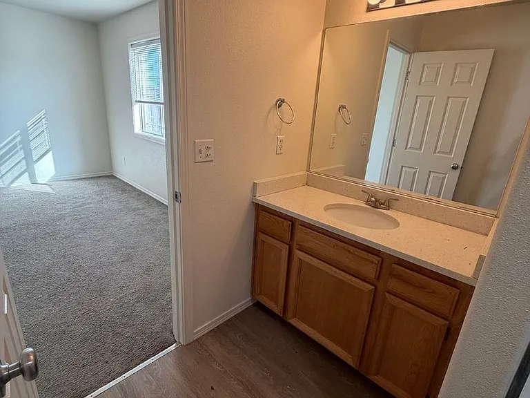 4905 Montague Ln — Photo 24