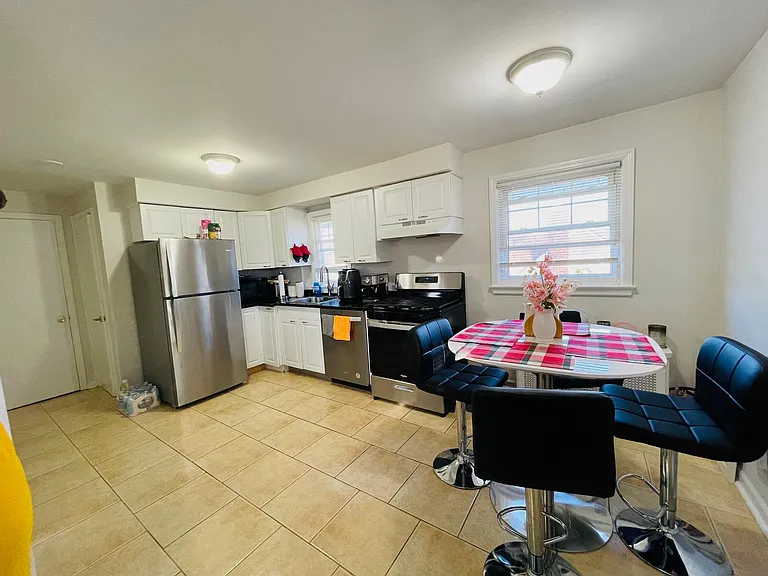 44 Evergreen Ave #2 — Photo 3