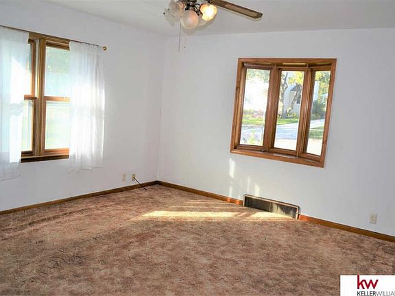 2nd image of 819 Avenue C