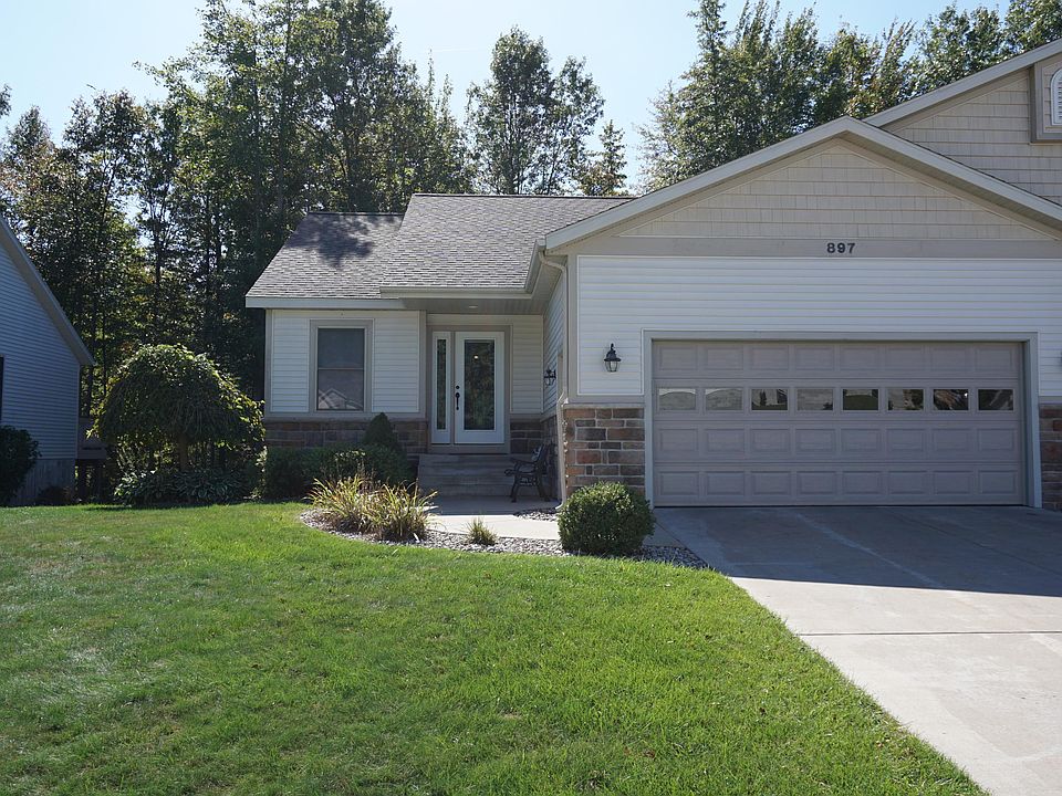 1st image of 897 S Sandalwood Cir