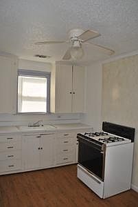 2nd image of 1003 W Bloodworth St