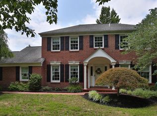 13 Bedford Ln, Newtown, PA 18940