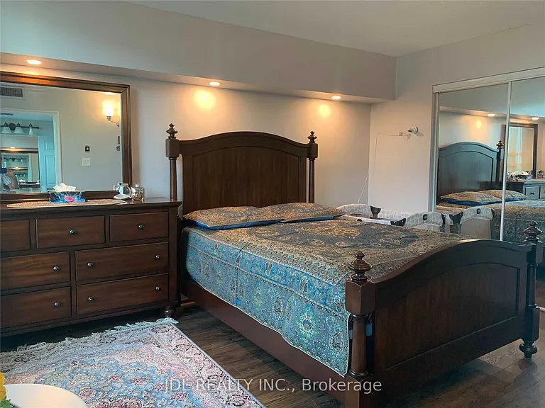 7805 Bayview Ave #811 — Photo 11