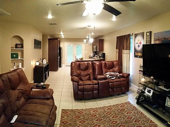 3rd image of 519 Woodland Pkwy #2