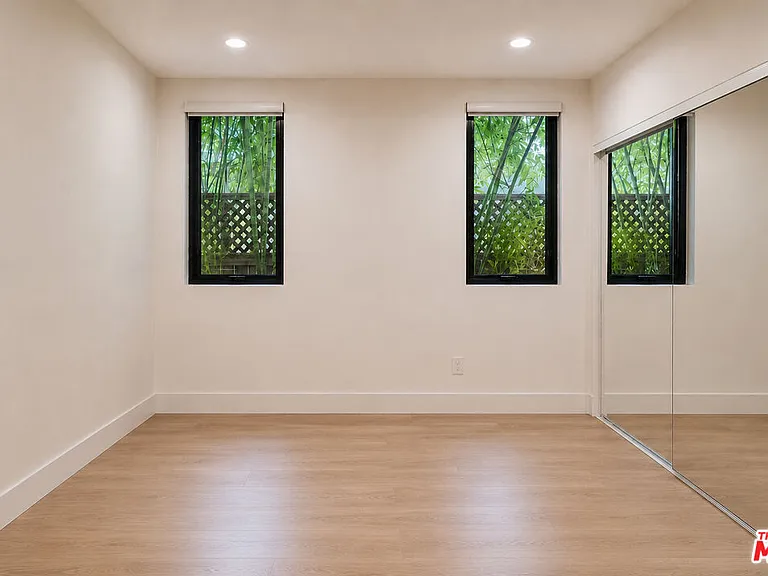 912 N Harper Ave #2 — Photo 12