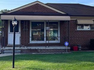 17750 Airport Rd, Fraser, MI 48026