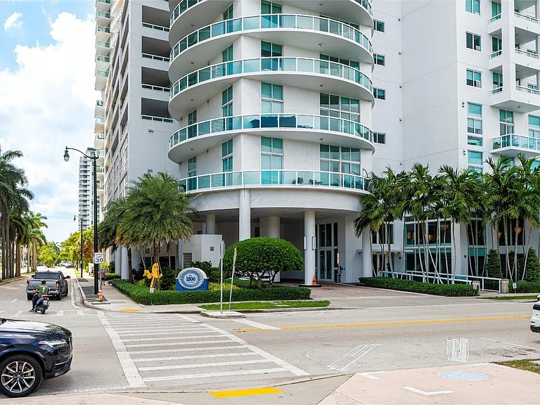 1800 N Bayshore Dr #2402 — Photo 14