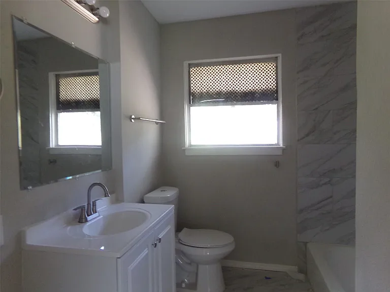 414 Gardenia St — Photo 6