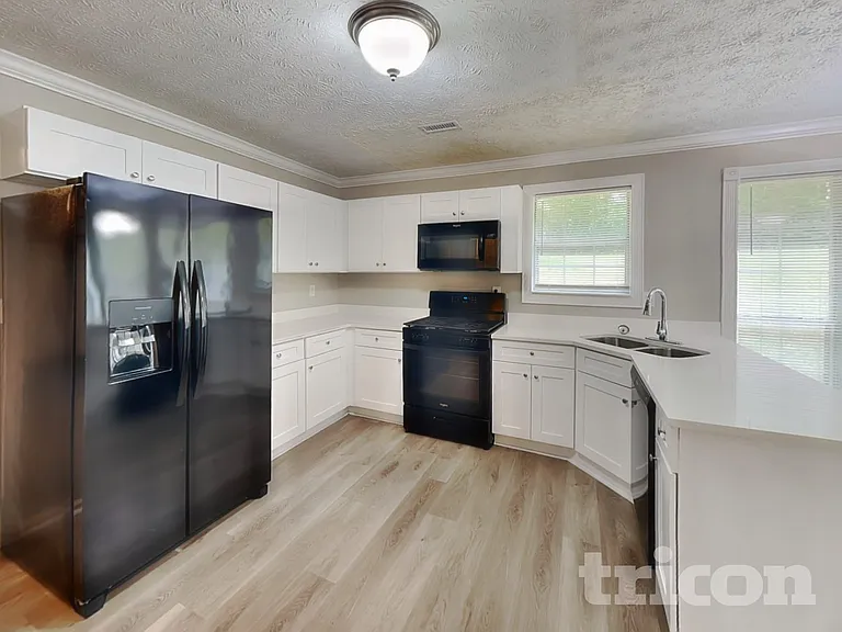 3520 Willow Tree Cir — Photo 8
