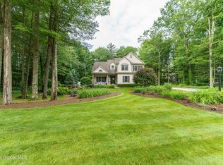 44 Willowbrook Ter, Halfmoon, NY 12065