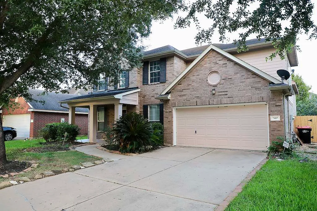 5 bed, 2983 sqft, $2,350 — Photo 1