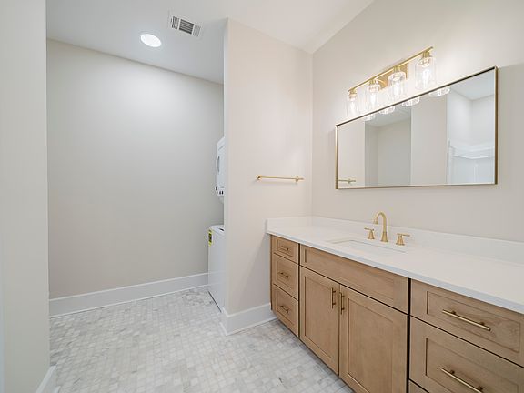 4th image of 315 Cotton Ave #302