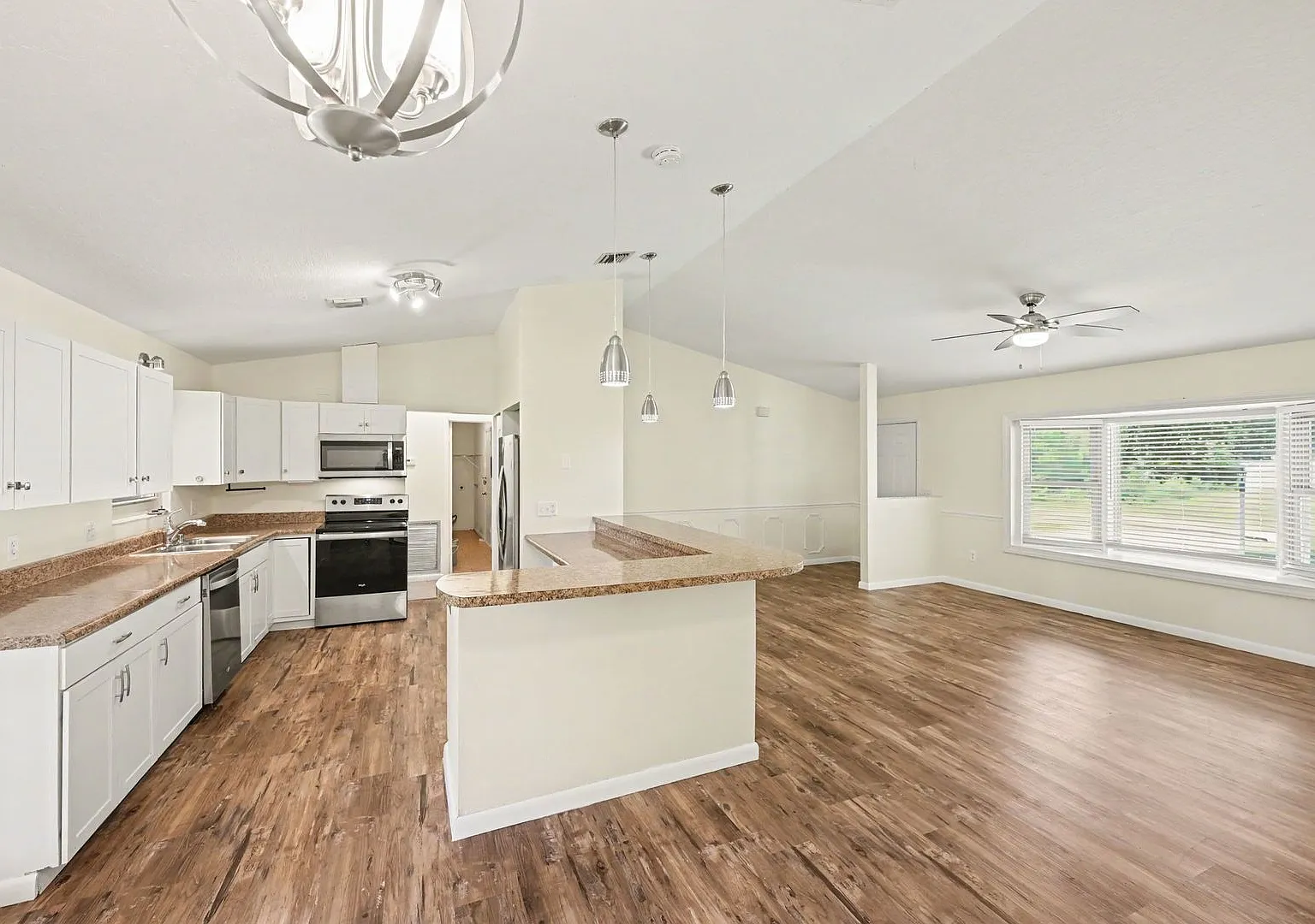 1242 Laconia Street — Photo 3