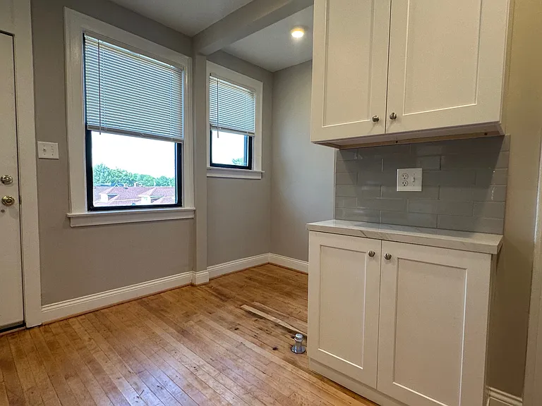 6118 S Whipple St #1A — Photo 2