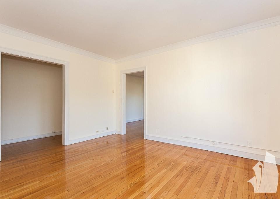 1st image of 1115 W Oakdale Ave #2B