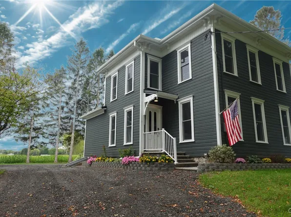 261 Merrit Rd, Fulton, NY 13069