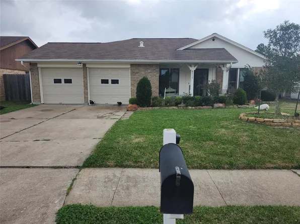 4519 Piedmont St, Pasadena, TX 77504