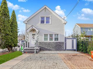 110 Yetman Ave, Staten Island, NY 10307